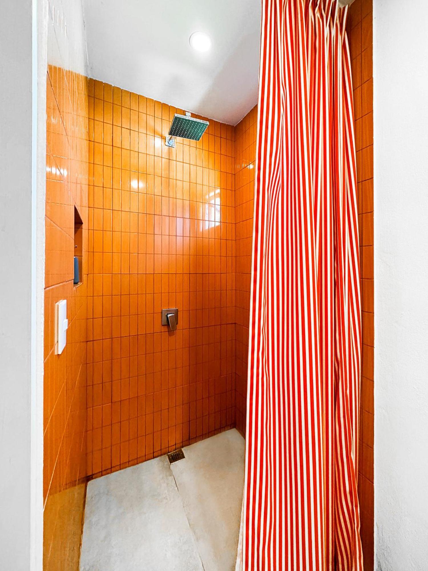 Nina'S - Juan Santamaria Hotel Desamparados  Exterior photo